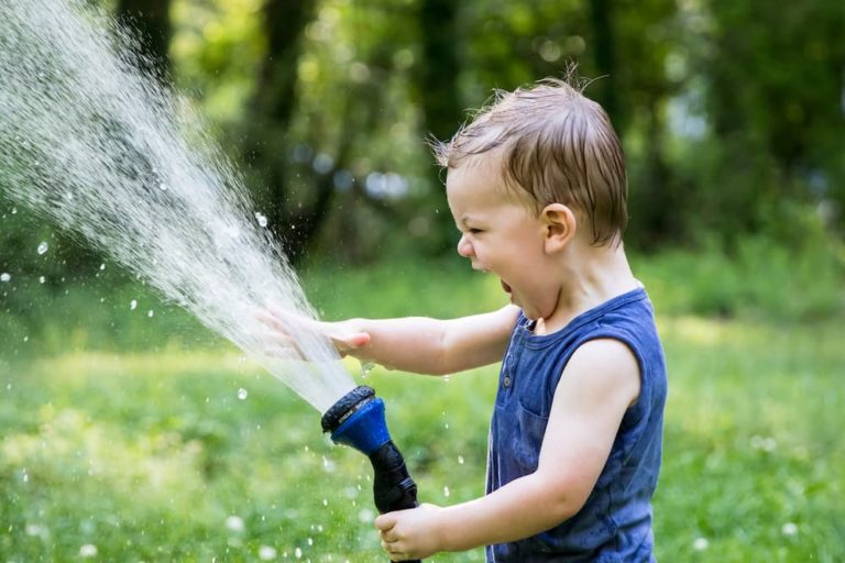 How To Use A Waterpik Without Making A Mess?