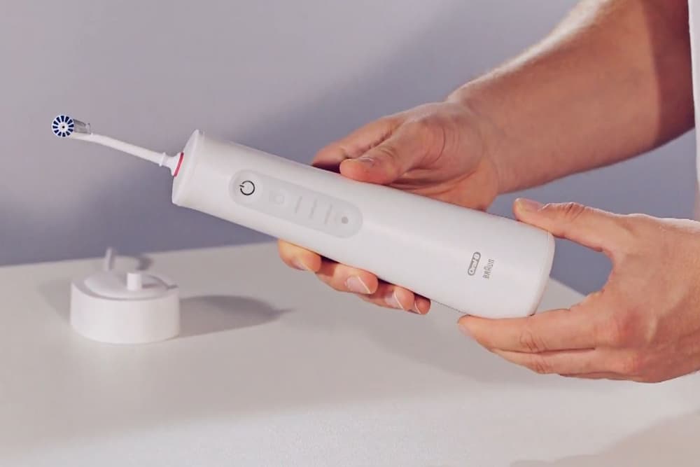 Oral B Water Flosser Reviews 2022 & Buying Guide •